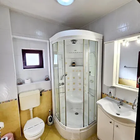 Vendégház Pensiunea Red Rose 4*