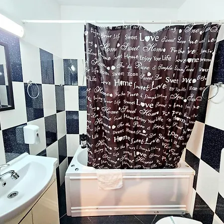 Pensiune Pensiunea Red Rose